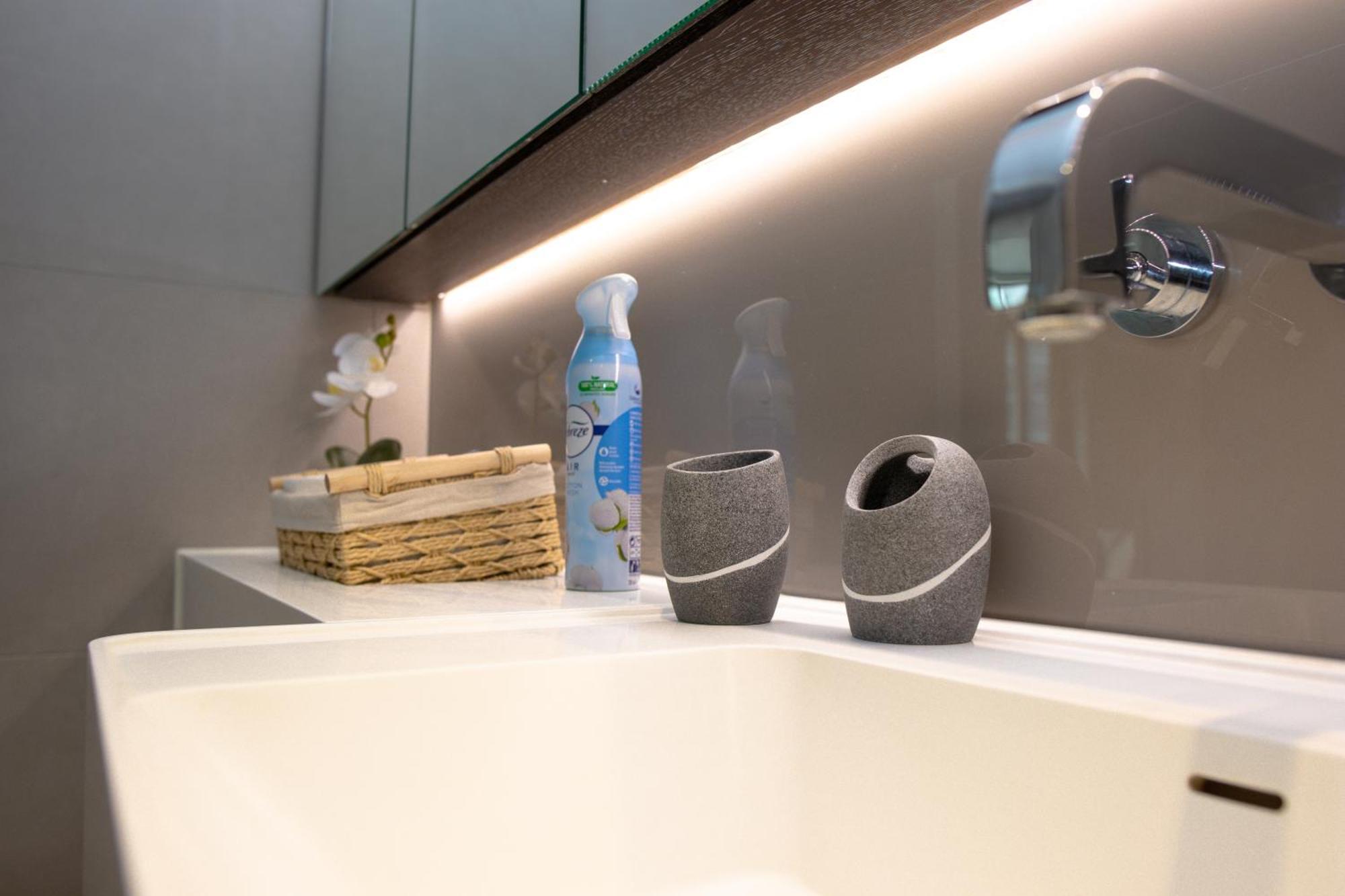 Luxury Apartment Steps From Battersea Power St And Close To Victoria & Chelsea London Kültér fotó
