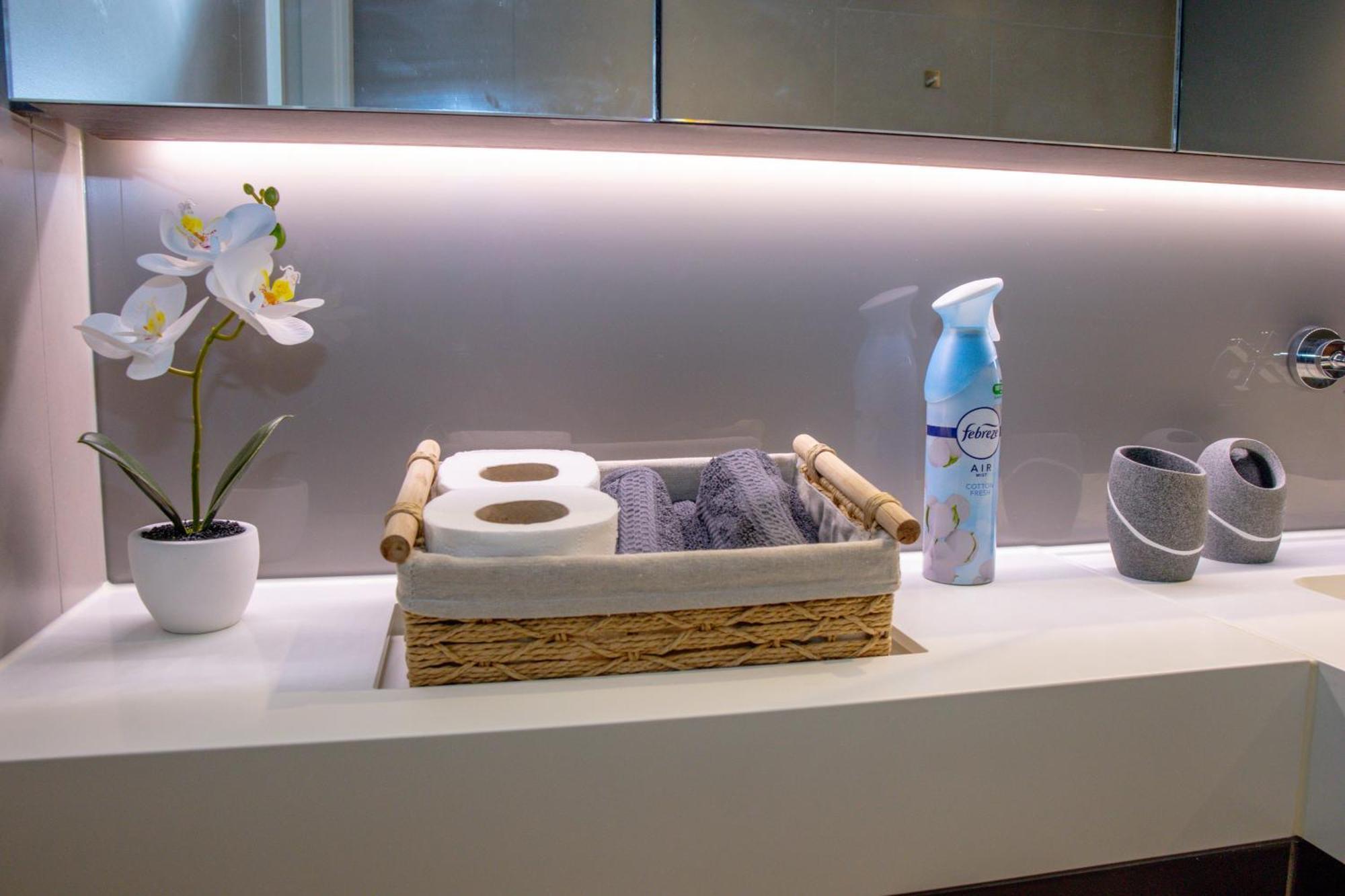 Luxury Apartment Steps From Battersea Power St And Close To Victoria & Chelsea London Kültér fotó