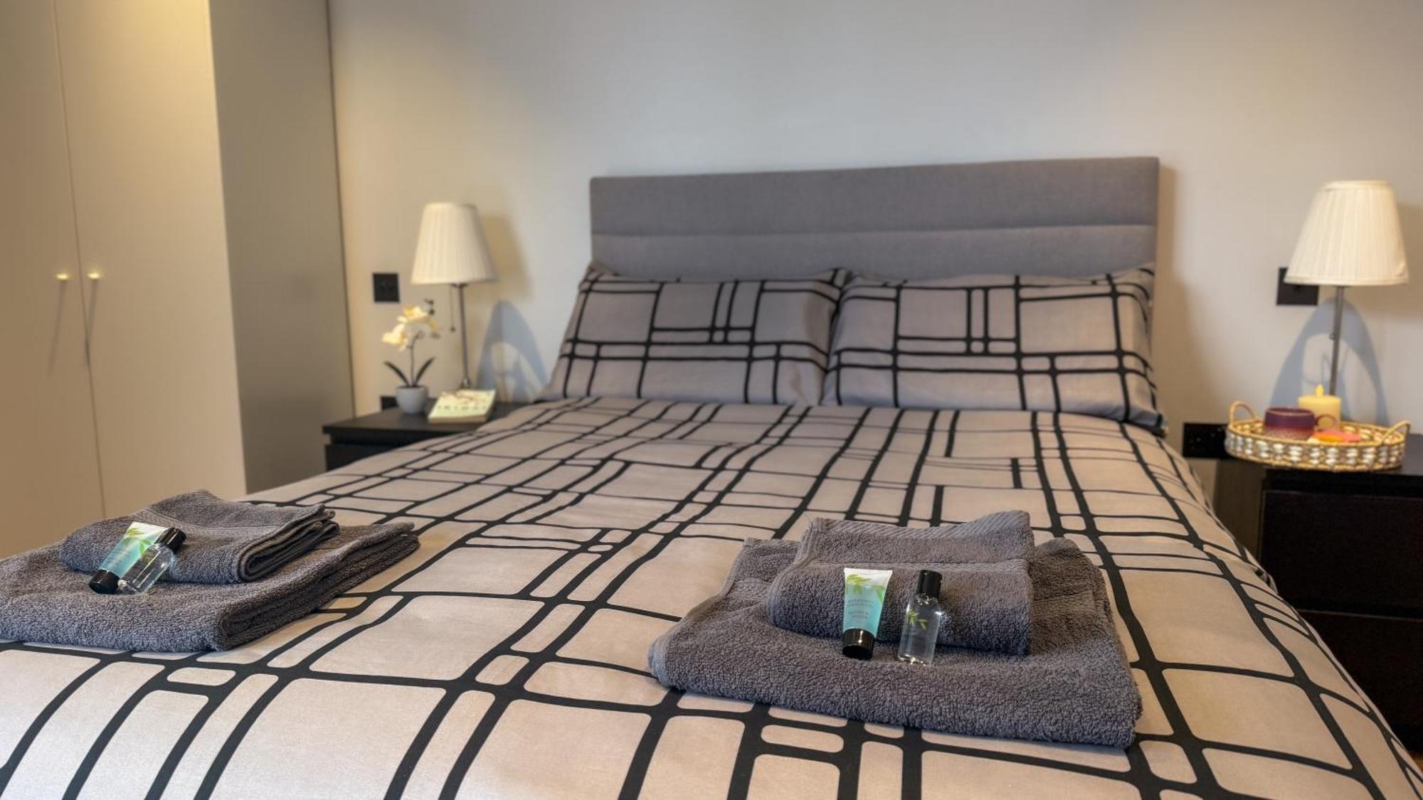 Luxury Apartment Steps From Battersea Power St And Close To Victoria & Chelsea London Kültér fotó